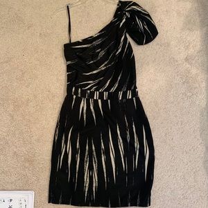 Limited size 6 one sleeve dress